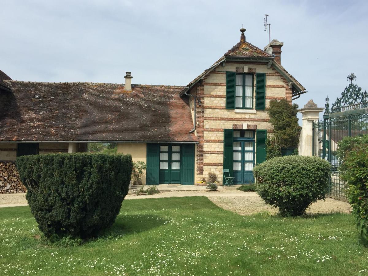 Chateau Le Barreau - Chambres D'Hotes Chemilly-sur-Yonne Room photo
