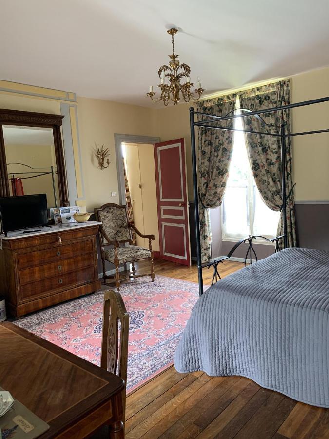 Chateau Le Barreau - Chambres D'Hotes Chemilly-sur-Yonne Room photo